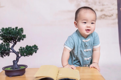 锡林郭勒宝宝爱吐奶是什么原因